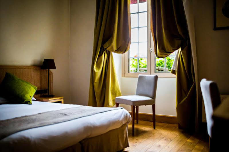 Relais Du Silence Grand Hotel Duriage Saint-Martin-d'Uriage Exterior photo